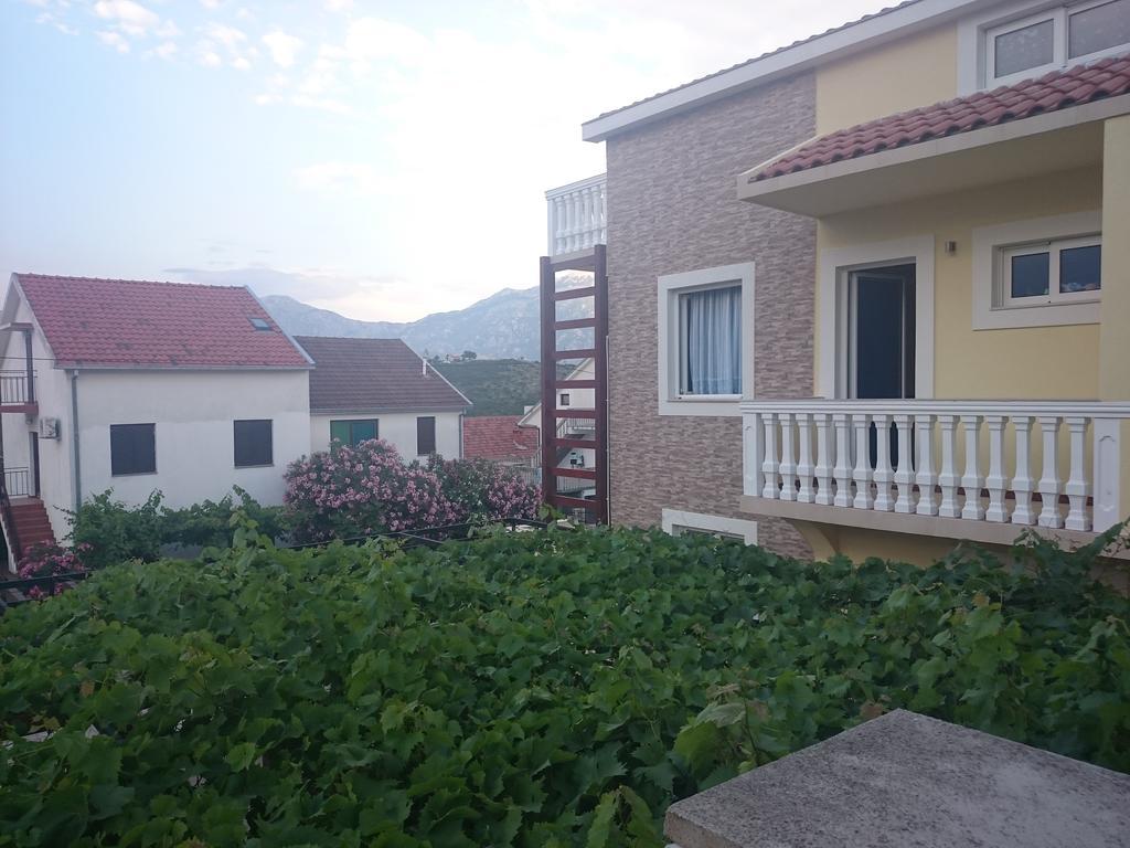 Apartments Sandra Тиват Экстерьер фото