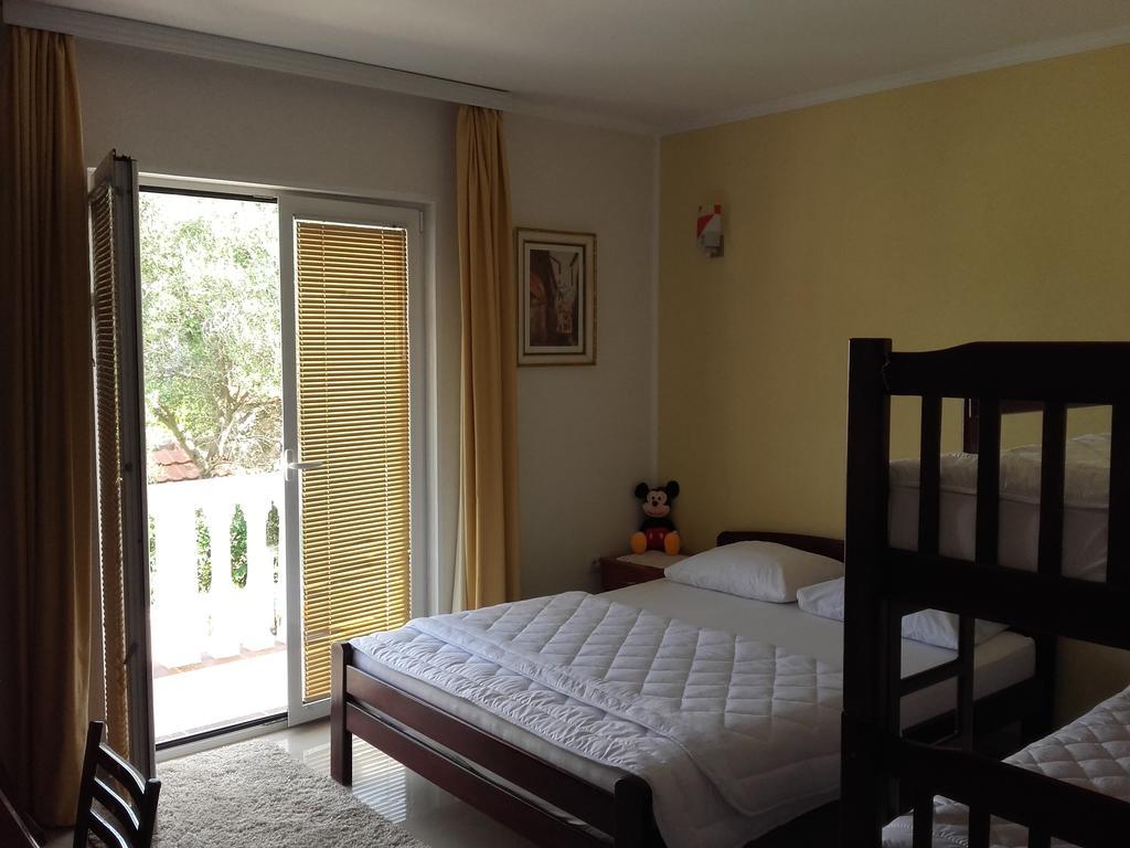 Apartments Sandra Тиват Экстерьер фото