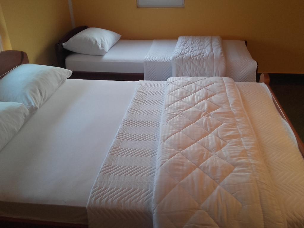 Apartments Sandra Тиват Экстерьер фото