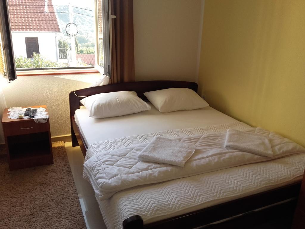 Apartments Sandra Тиват Экстерьер фото
