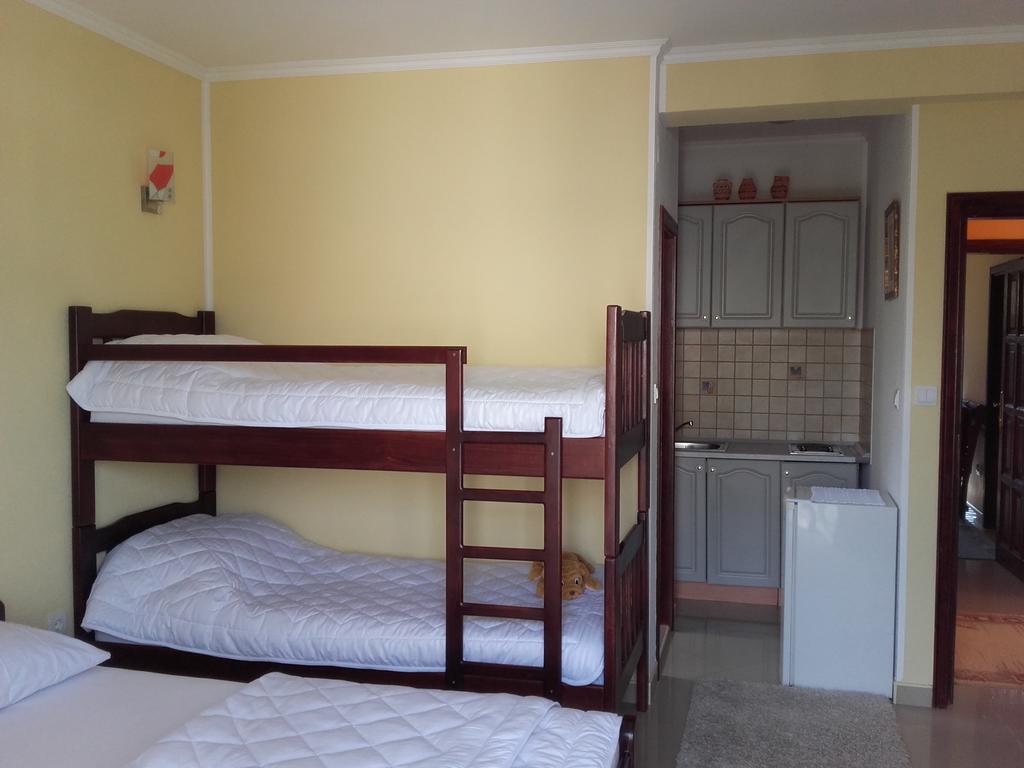 Apartments Sandra Тиват Экстерьер фото