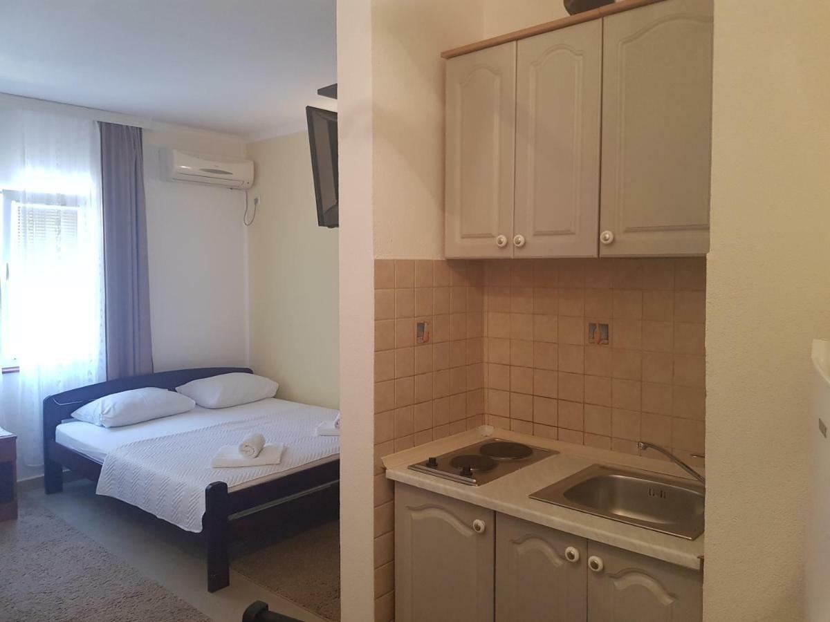 Apartments Sandra Тиват Экстерьер фото
