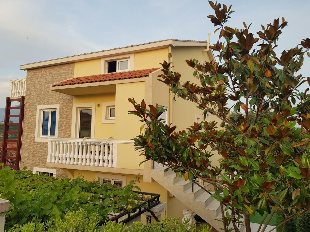Apartments Sandra Тиват Экстерьер фото