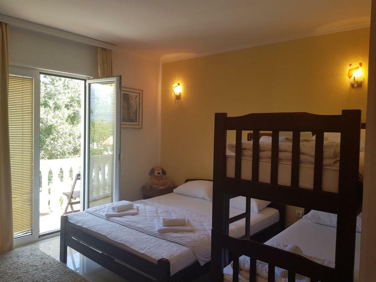 Apartments Sandra Тиват Экстерьер фото