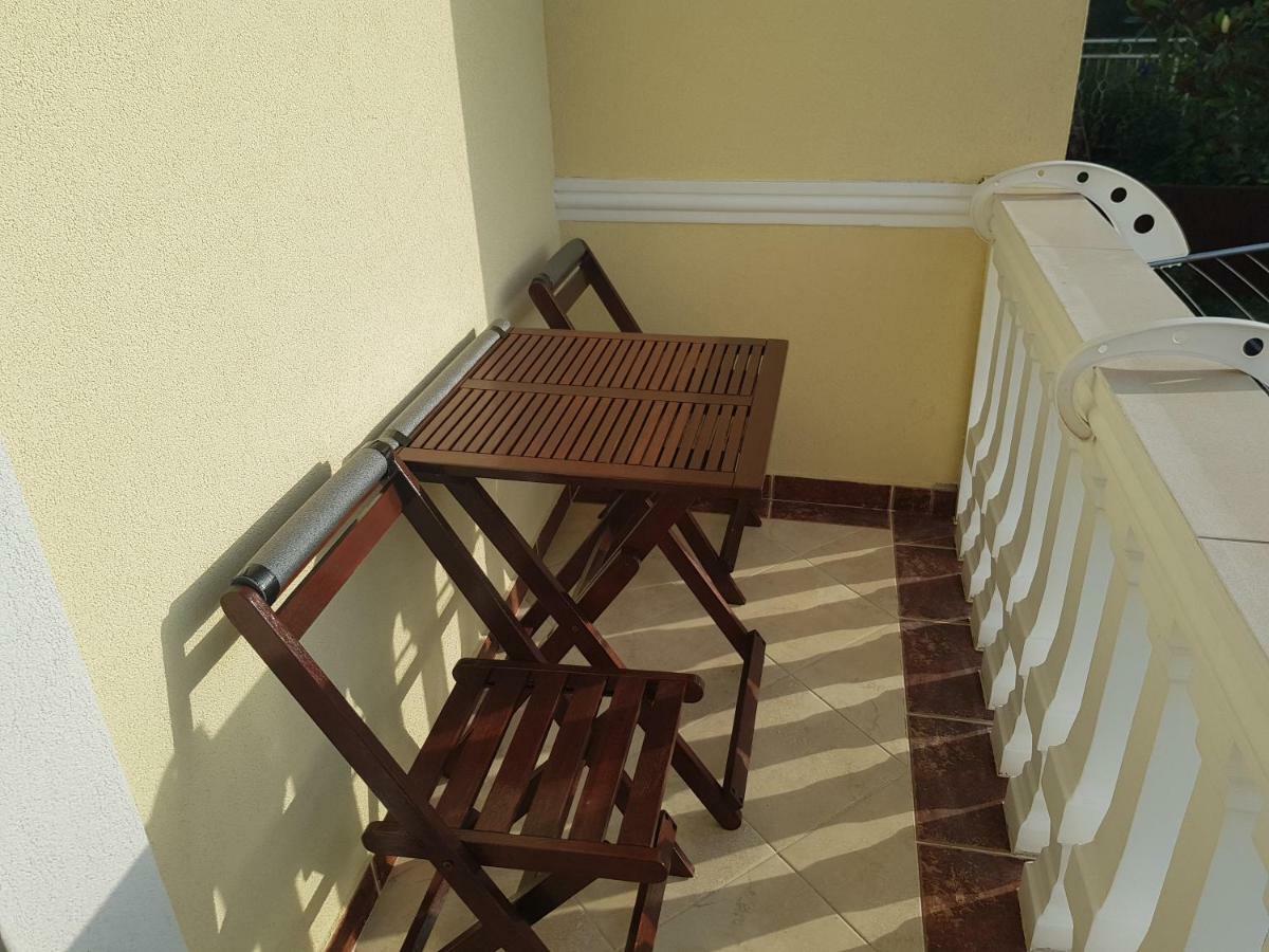 Apartments Sandra Тиват Экстерьер фото