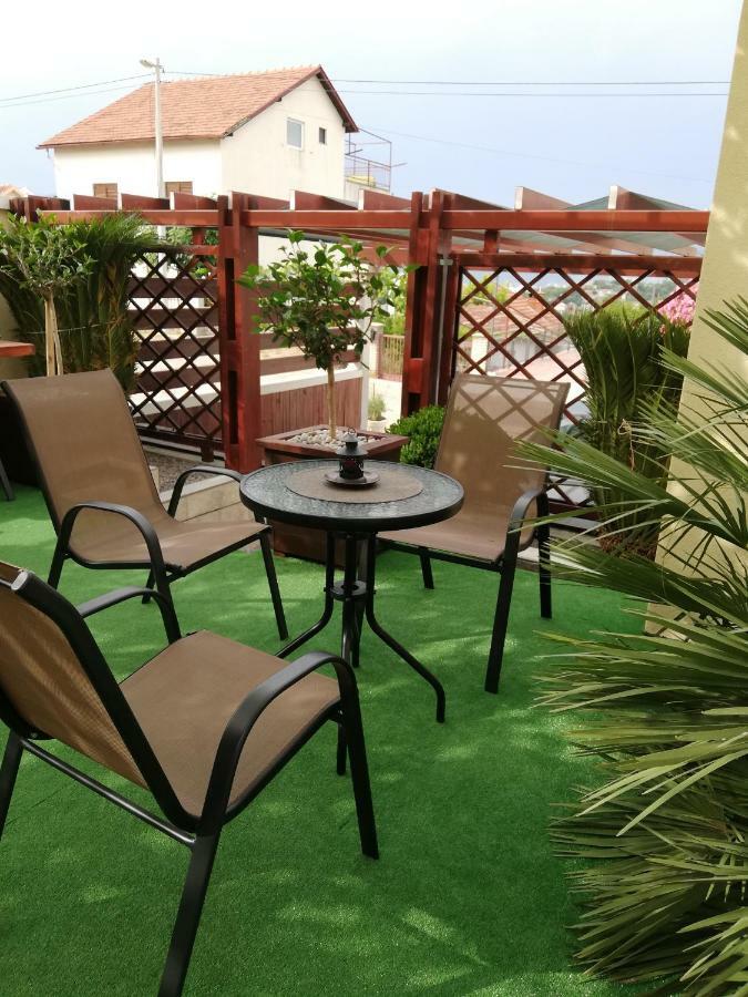 Apartments Sandra Тиват Экстерьер фото